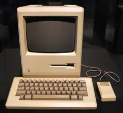 Macintosh 128K (revised) product photograph