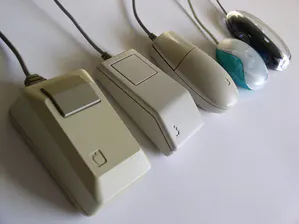 Apple Mouse IIc product photograph